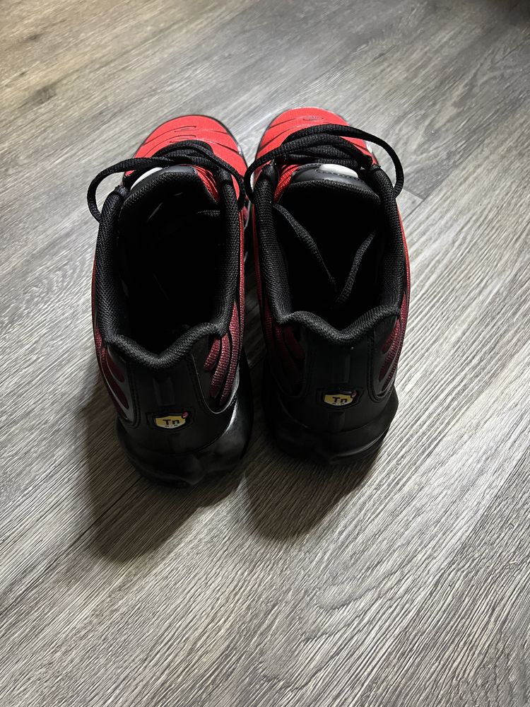Nike Air Tn 42/43/44 noi/new