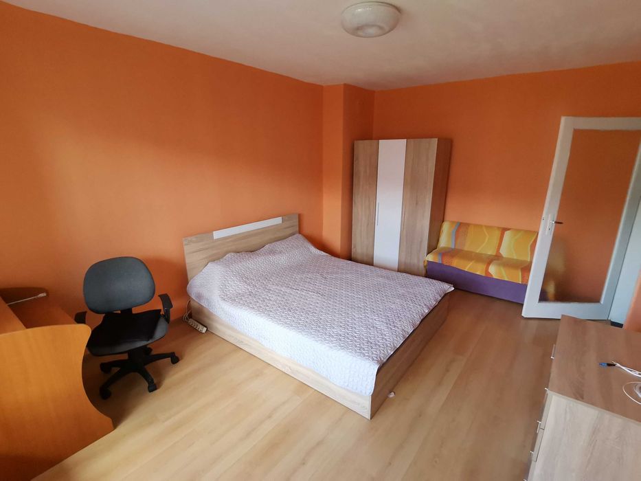 Дава се под наем Едностаен апартамент в Бургас, Изгрев - 30 кв.м за 153 € - Снимка #4