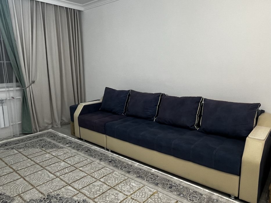 ДЕШЕВо! Диван 3 метра.