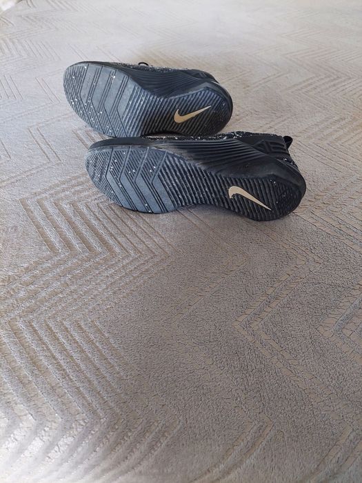 Маратонки унисекс найк