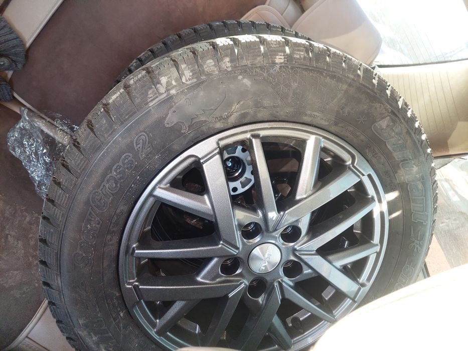 Продам диски с шинами  r 16