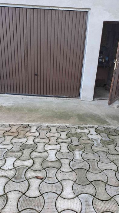 Vand casa cu gradina mare în Bethausen