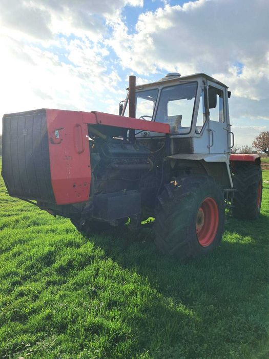 Продавам трактор Т 150