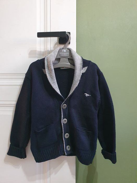 Кардиганы в школу,каждая 1000 тенге.