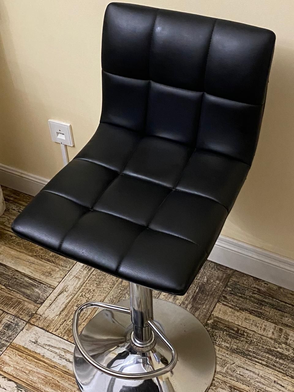 Барный стул кожаный