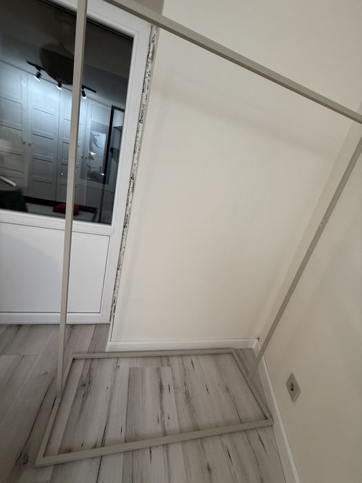 Suport haine, simpul, modern