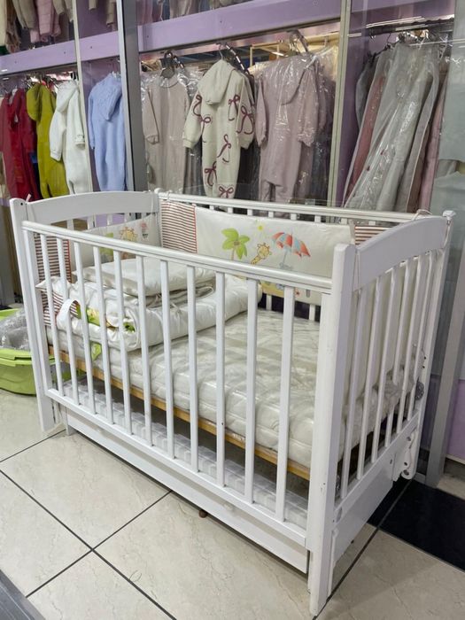 Манеж с матрасом и бортиком