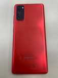 Samsung S20 FE есть царапины и одна трещина.