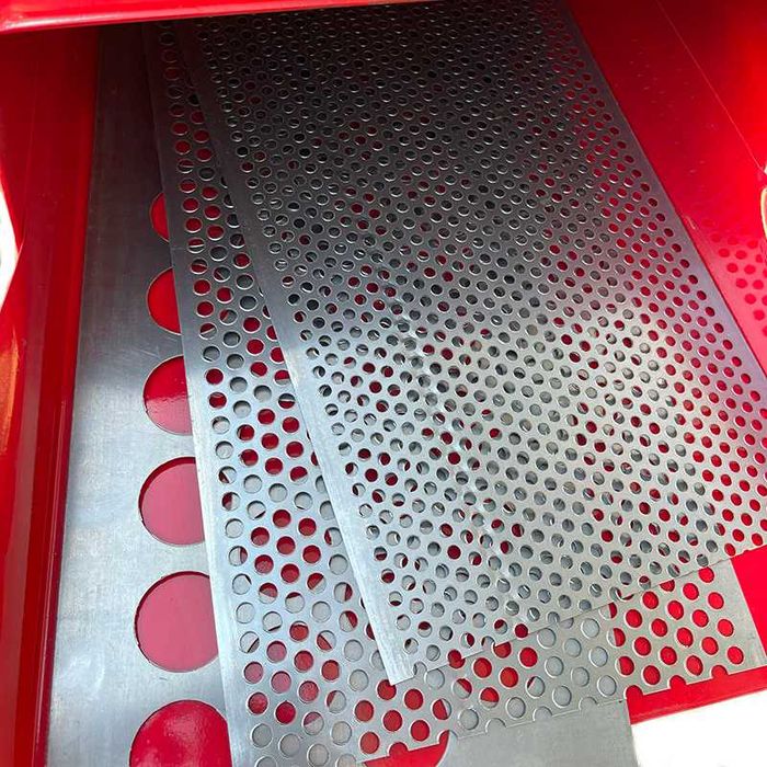 Фуражомелка с бензинов двигател и мощност 7,5 к.с./3000 об/мин