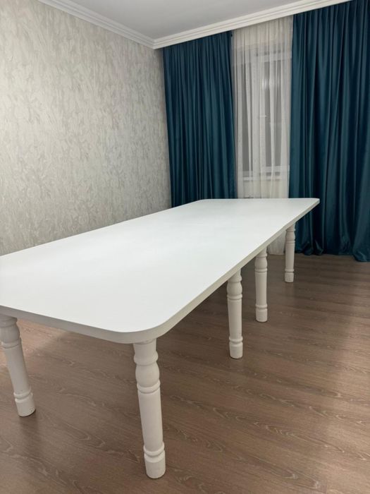 Стол в отличном состоянии