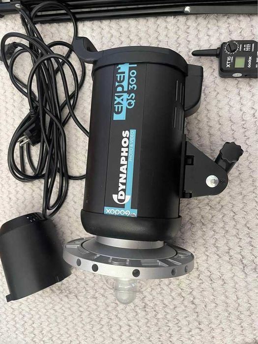 светкавица Dynaphos Expert QS-300 II + радиосинхронизатор XT-16