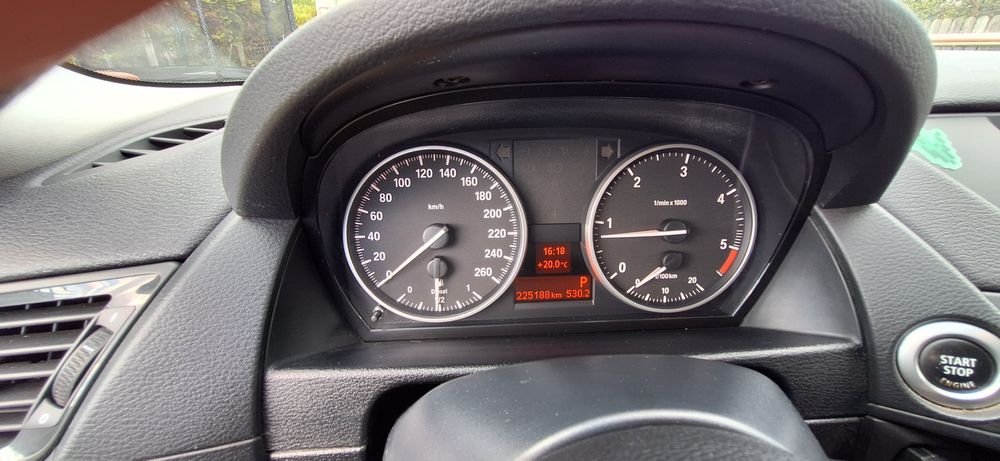 BMW   X1    X Drive  AUTOMAT