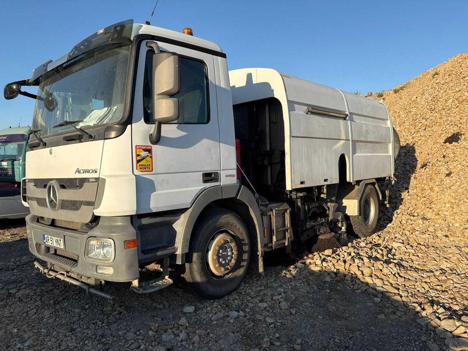 Mercedes Actros-vehicul curatare strazi/canalizari