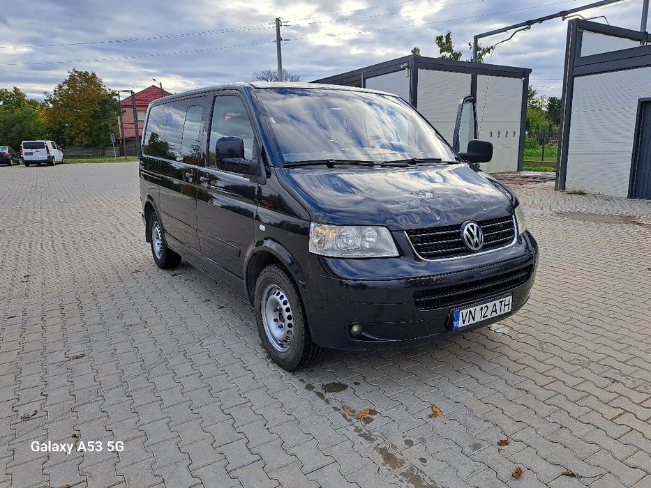 Vând Volkswagen Multivan 2005