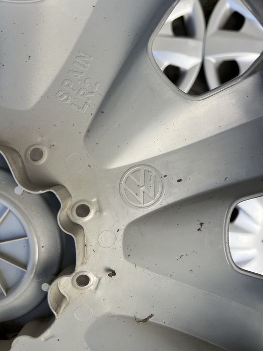 Capace roti jante tabla originale VW pe 15 inci!