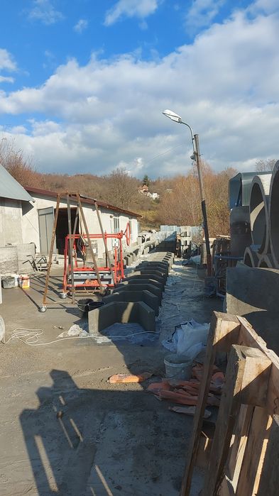 Presă/Utilaj pentru Rigole