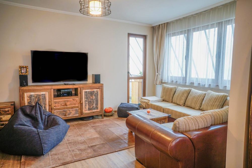 Дава се под наем Тристаен апартамент в ж.Южен парк - 104 кв.м за 1450 € - Снимка #1