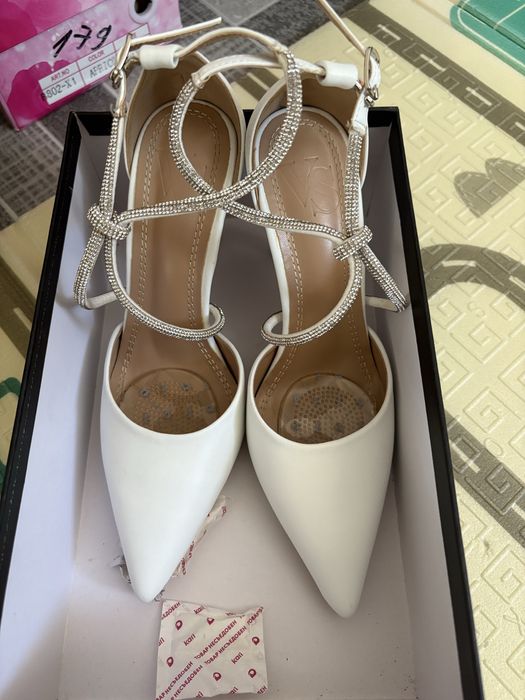 Женская обувь, каблук 37 размер