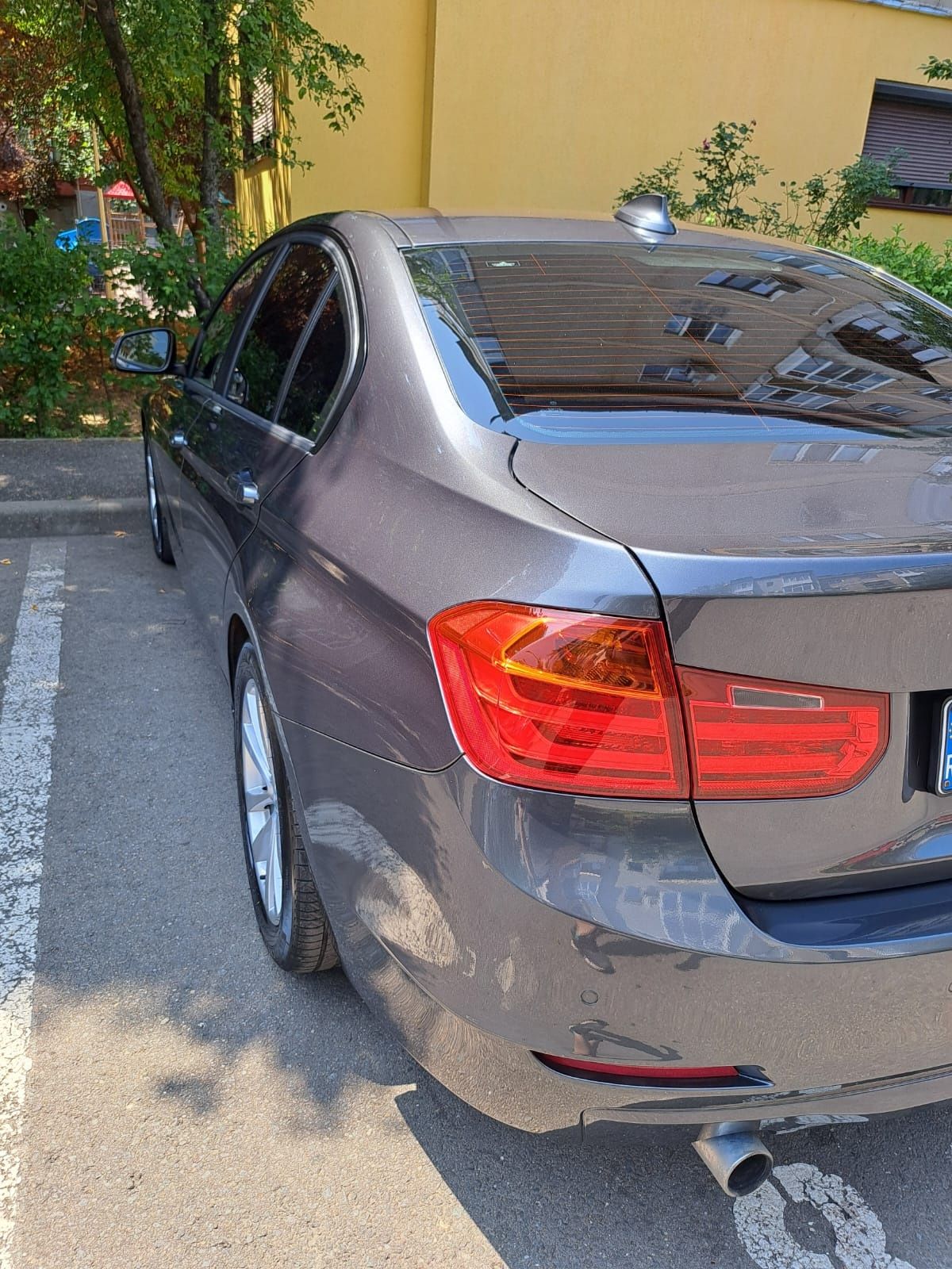 BMW F30 preț 10500€ Negociabil