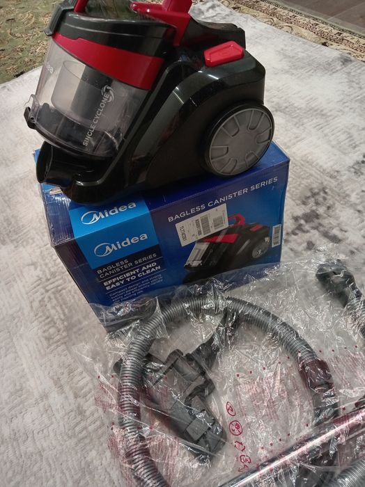 Пылесос новый фирмы Midea