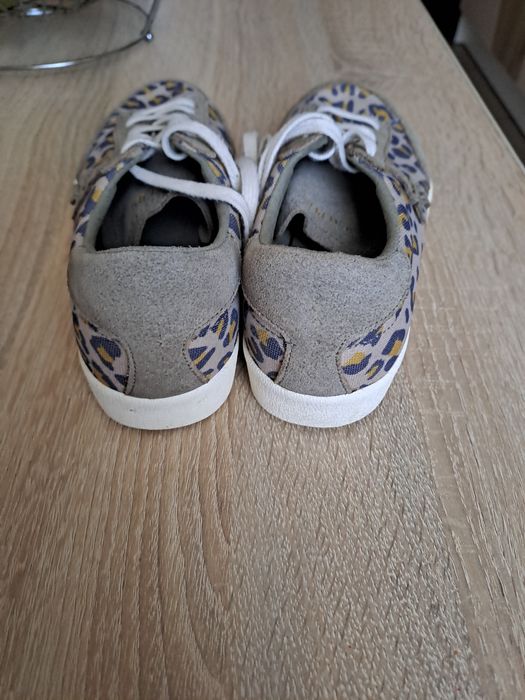 Vand sneakers Scalpers