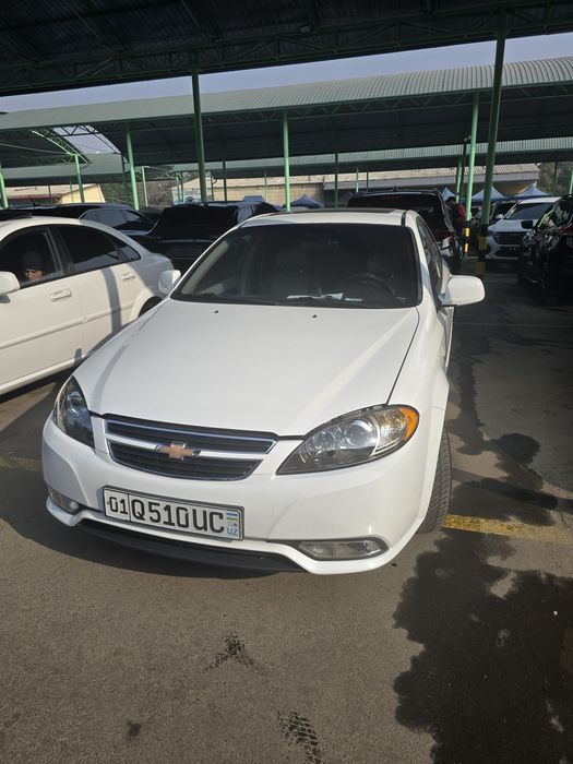 Срочно продаётся автомобиль Gentra 2018