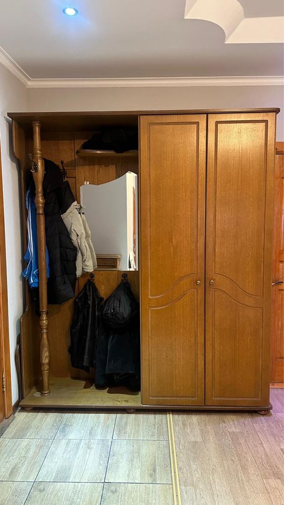 Продам шкаф для прихожей