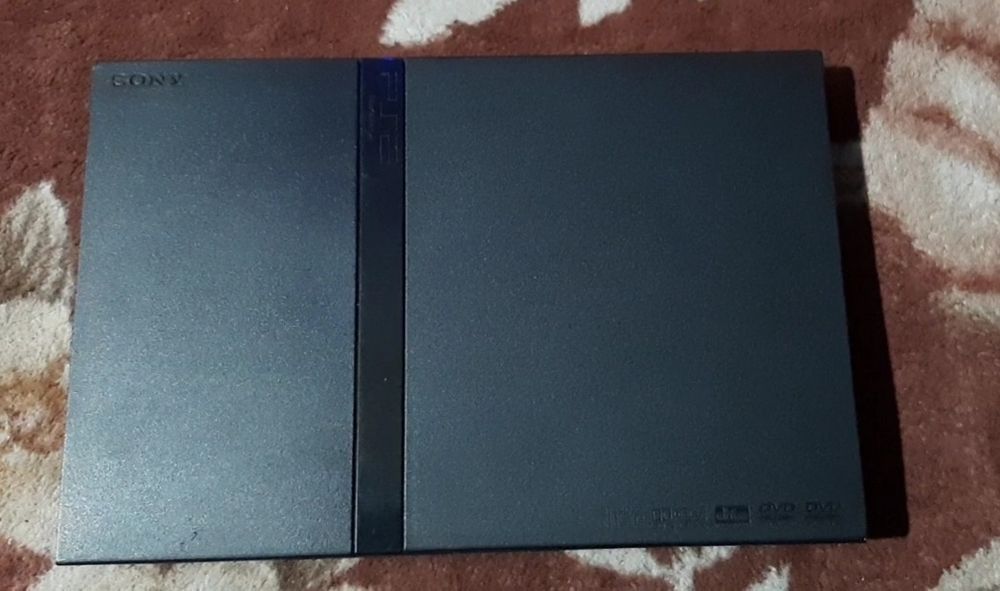 Vând PlayStation 2 stare bună funcționabil