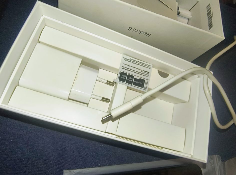 Продавам Xiaomi Redmi 8