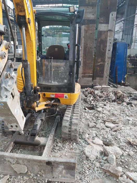 Inchiriere utilaje Miniexcavator 3,5t,2xBuldoexcavatoare,Cilindru 2t