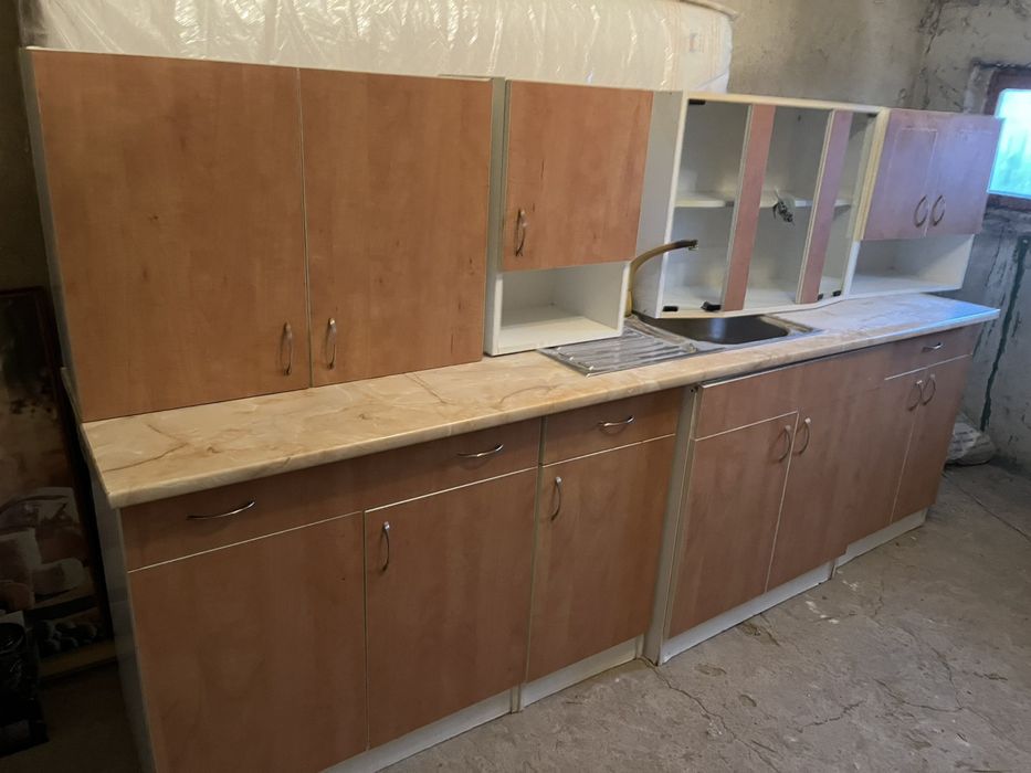 Продавам кухня-350 лв.