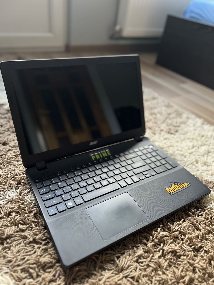 Laptop Acer Aspire E15