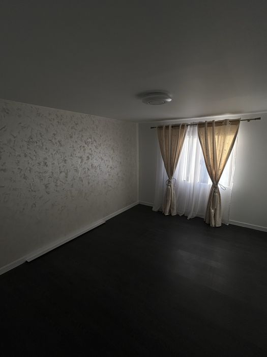 vand casa strejnicu negociabil la fata locului str baicului nr 36