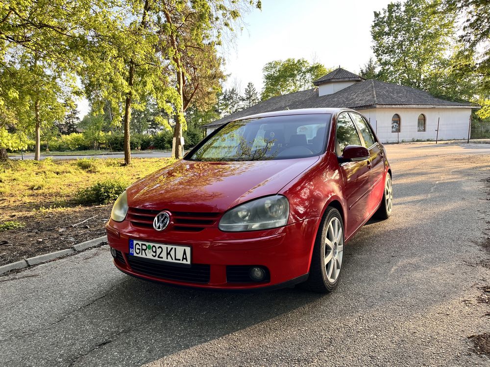 Volkswagen Golf 5 1.6 Fsi