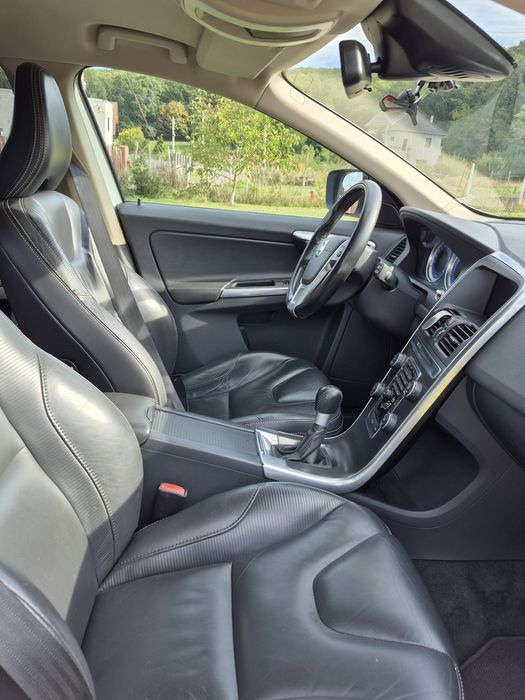 Volvo XC 60 R-Design 2.0 Drive 2011