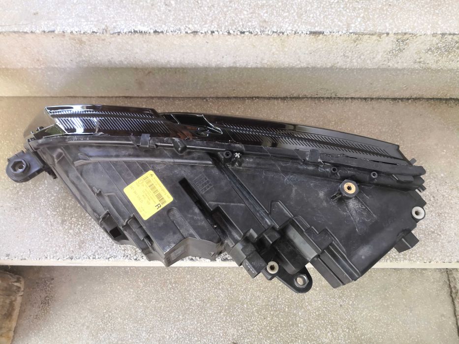 Фар Skoda Octavia FULL LED десен Оборудван/Фар Шкода Октавиа Оригинале