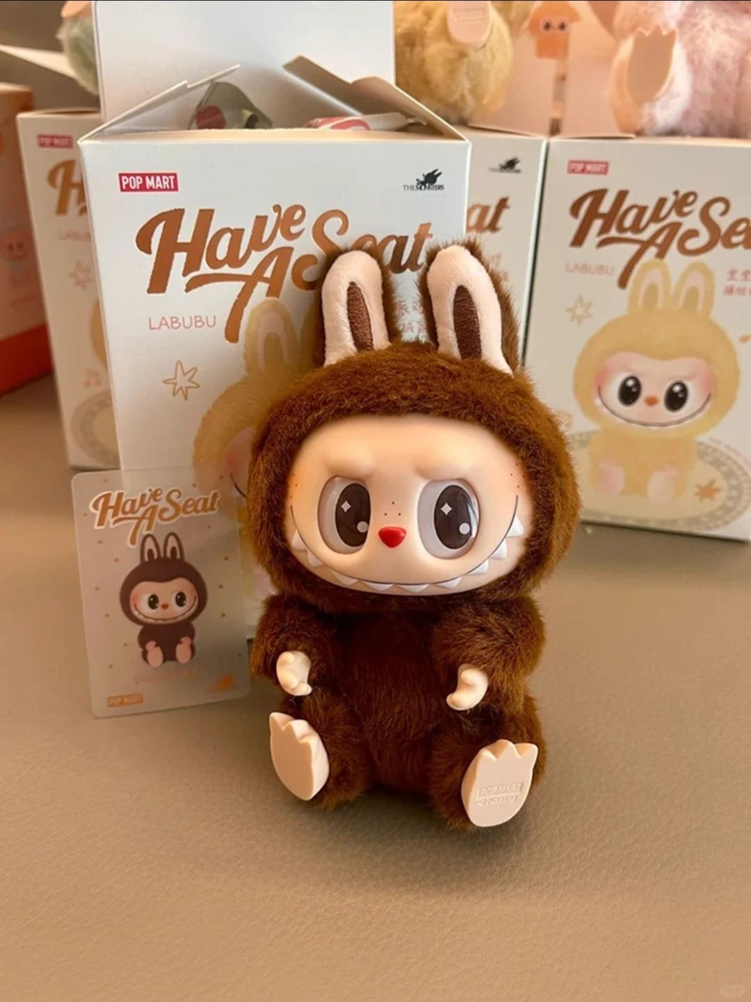 Плюшена играчка Labubu Изненада 15см, Лабубу Ключодържател