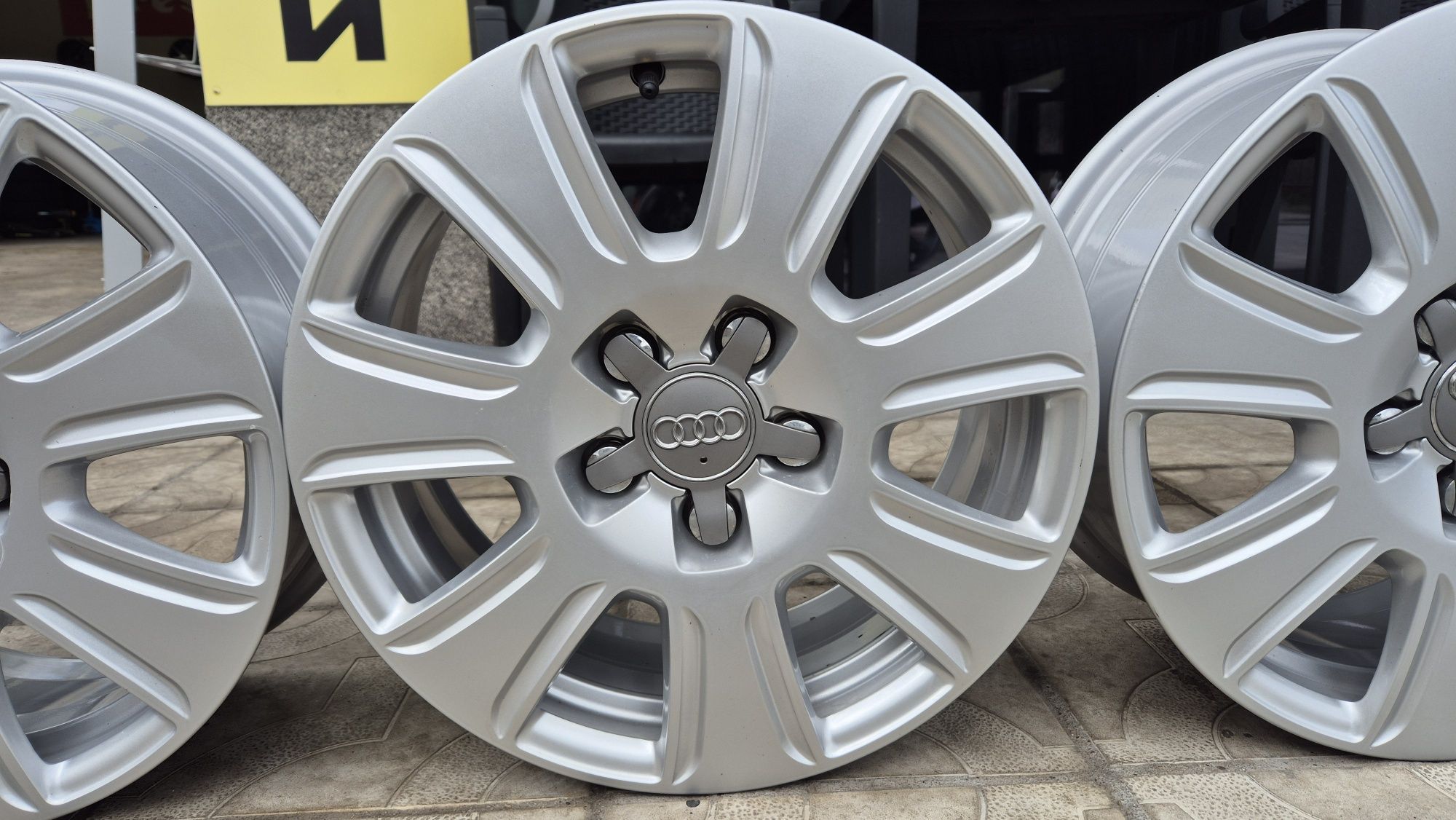 Оригинални Джанти Ауди/Audi Q3/A4-16цола