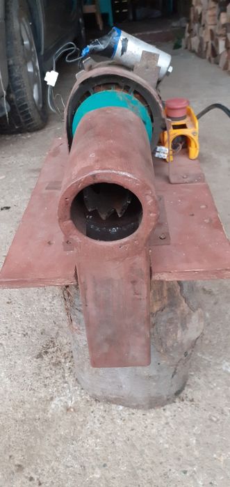 Desfacator de porumb si Despicator lemn