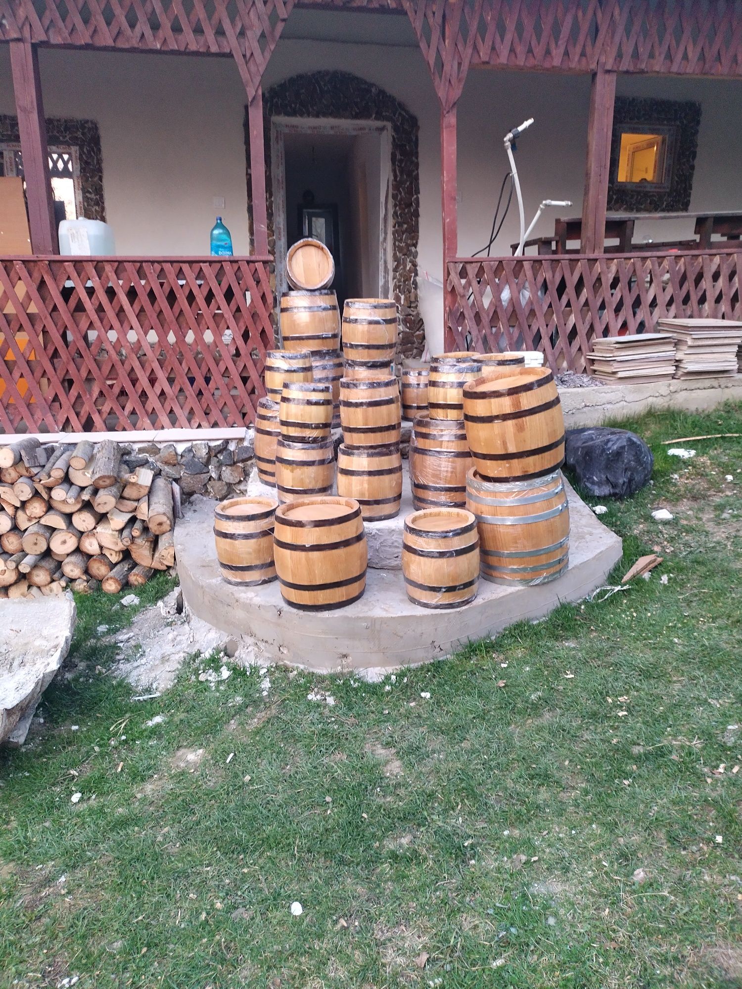 Butoaie tradiționale din lemn uscat