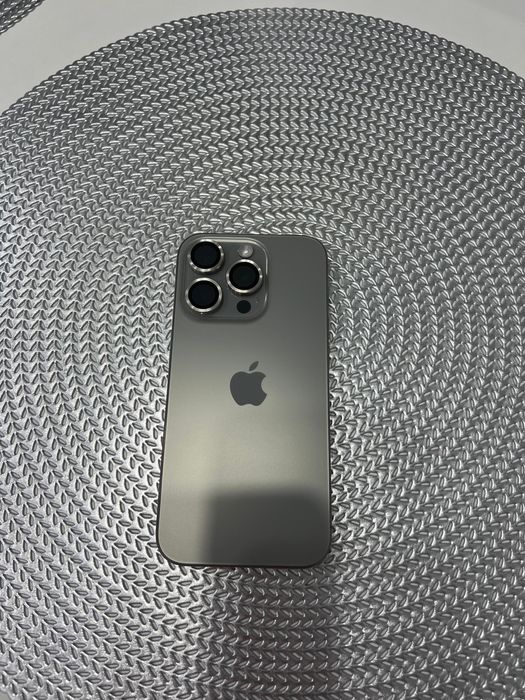 iPhone 15 pro 256 ГБ серый