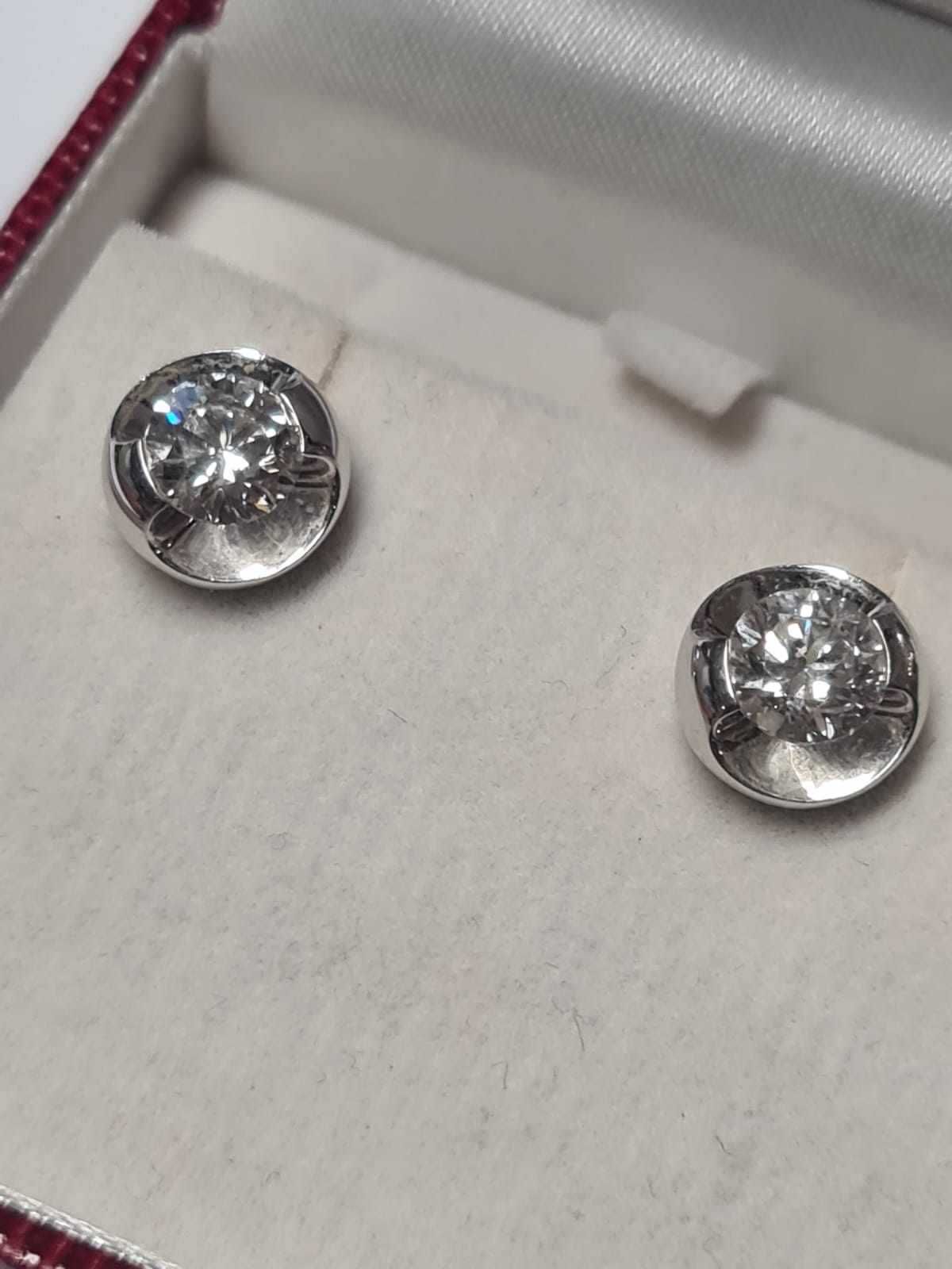 Set Inel, Pandantiv si Cercei, aur alb 18k  cu diamante 5.5 Ct.