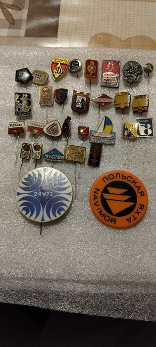 Значки тип брошка 30 бр.