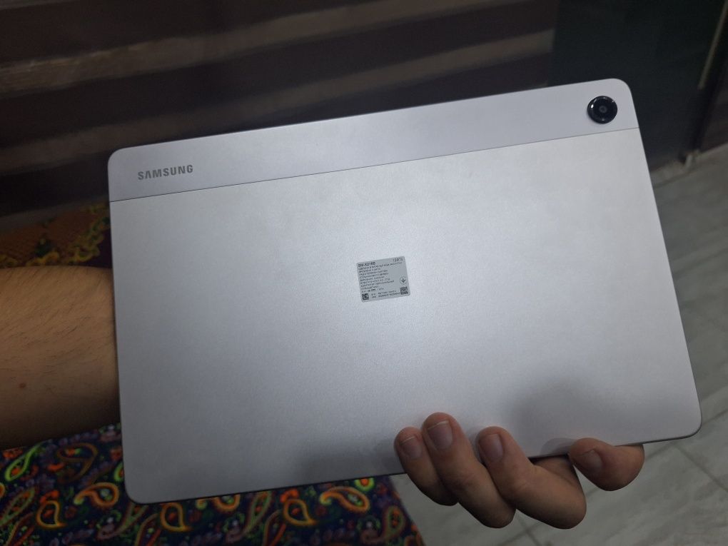 iPad Samsung Galaxy A6+ 5G 8/128gb  sotiladi