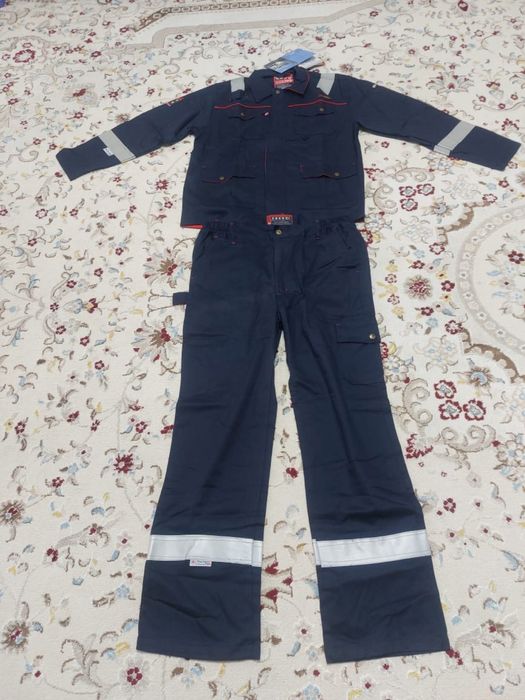 летний спец-куртка, размер:М есть две штуки по каждому 15000