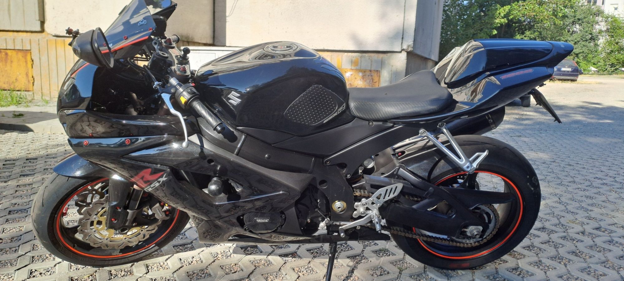 Продавам си мотора Suzuki gsxr 1000k5