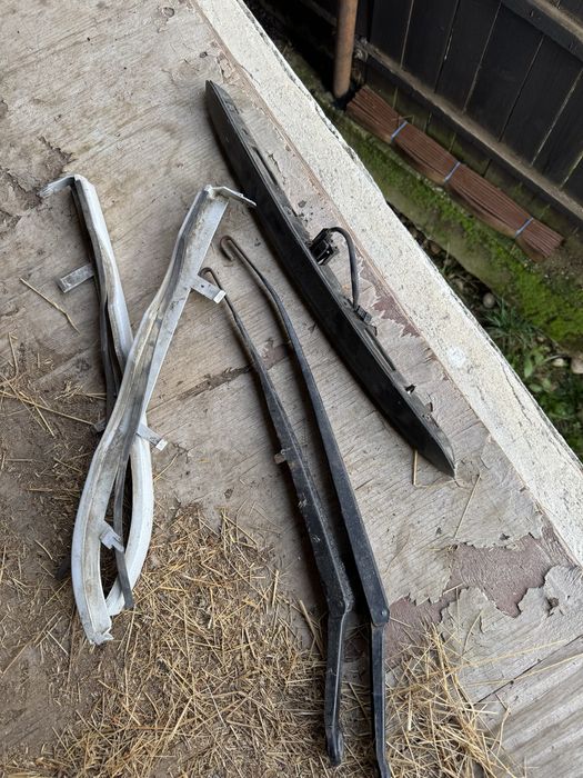 De vanzare diferite piese e46