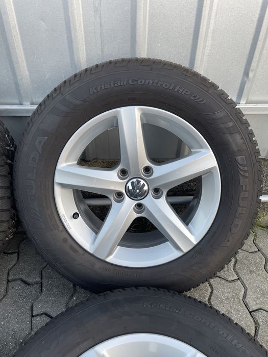 Jante de aluminiu originale VW Tiguan cu cauciucuri de iarna ca noi!