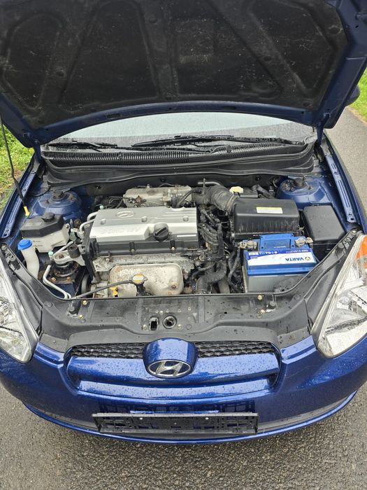 Vând Hyundai Accent an  2006 cu 80000 km reali
