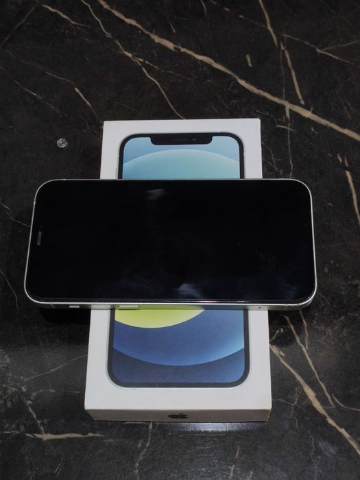 iPhone 12 128GB.